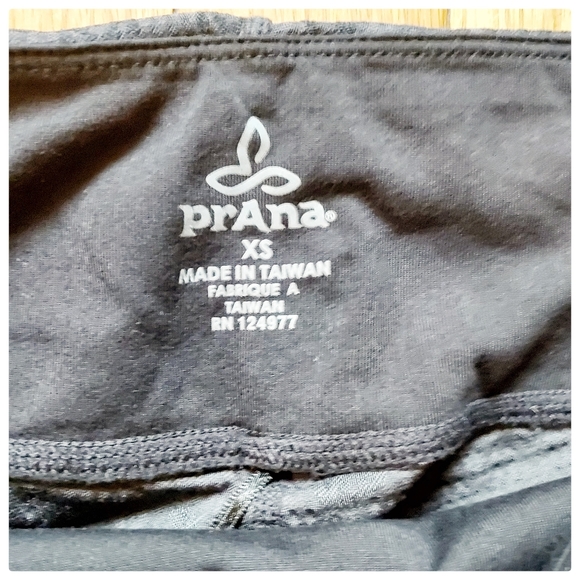 Gray Patterned PrAna Capri Leggings - Picture 6 of 6